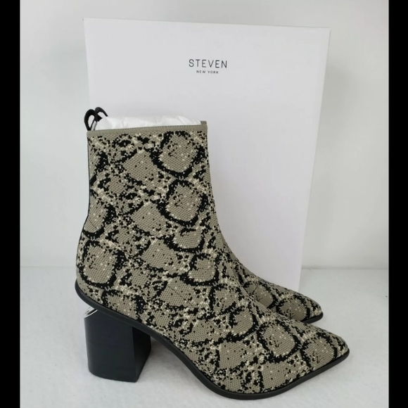 Steven N.Y. Nikia Multi Color Snake Print Fabric Notched Out Heel Boot Sz 8. - Picture 3 of 9